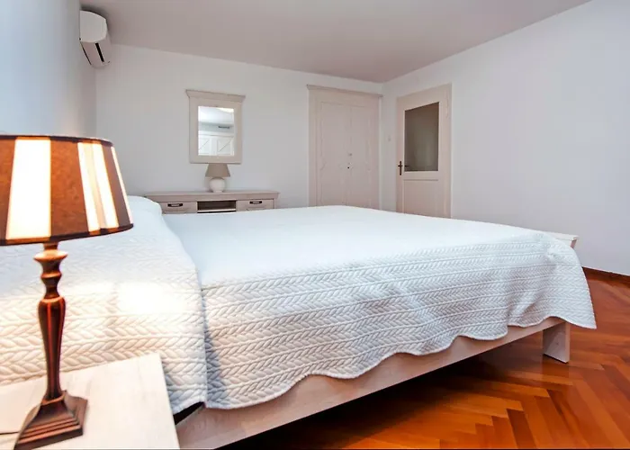 Adriana * ロヴィニ