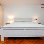 Apartamento Adriana *