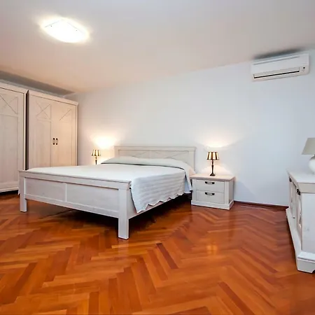 Apartment Adriana
