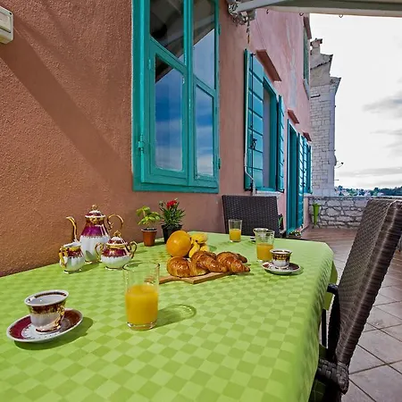Apartman Adriana *